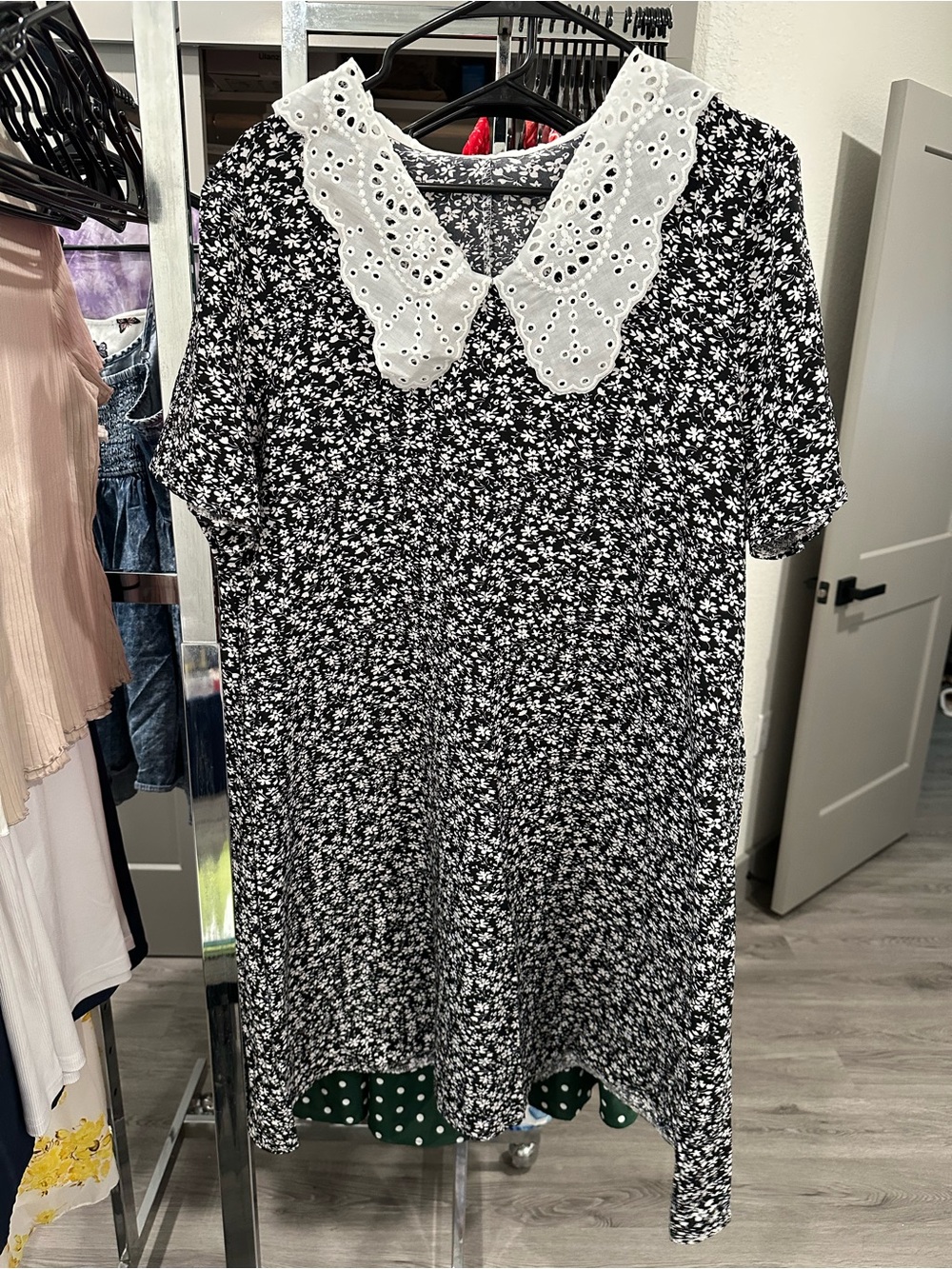 SHEIN Plus Size Black Floral Dress with White Eyelet Collar